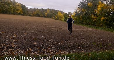 Crosslaufen Joggen Gelände Running Fitness im Herbst