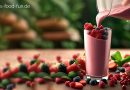 Obst Getränk Beeren Protein Smoothie Berry Smoothie Himbeere Blaubeere, Erdbeere, Strawberry, Drink Softdrink Fitnessdrink